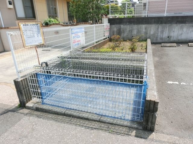 その他　敷地内ゴミ置き場