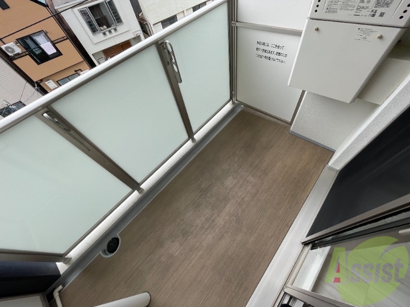 バルコニー　心地よい風が通り抜ける、開放感たっぷりの空間。