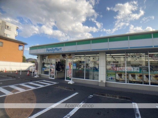 コンビニ　ファミリーマート西多賀１丁目店（コンビニ）まで110m