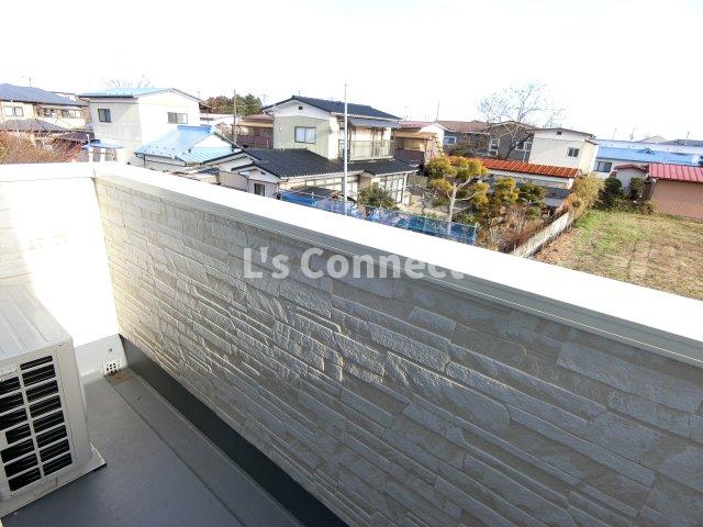 バルコニー　２階のお部屋で洗濯物もたくさん干せます。