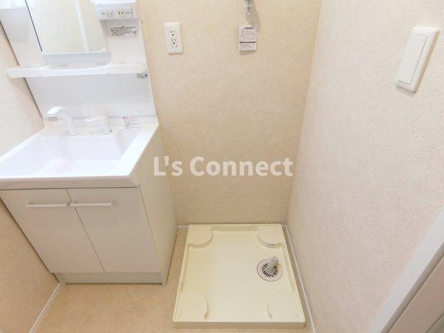 その他設備　室内洗濯機置き場には排水パン付き。