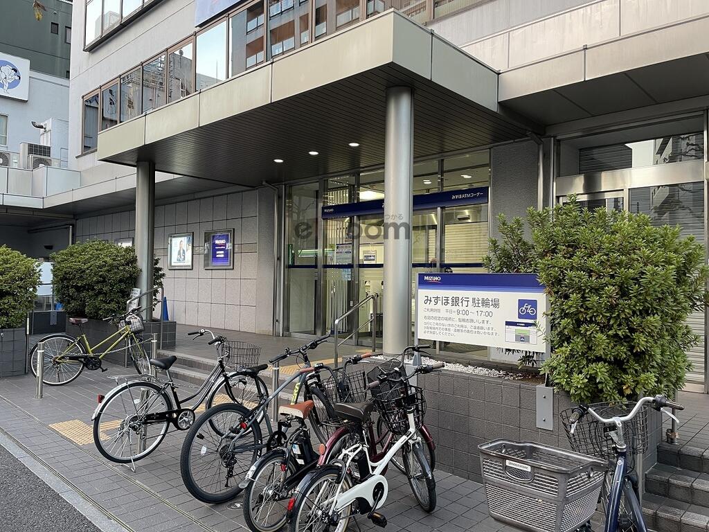 銀行　みずほ銀行飯田橋支店（銀行）まで277m
