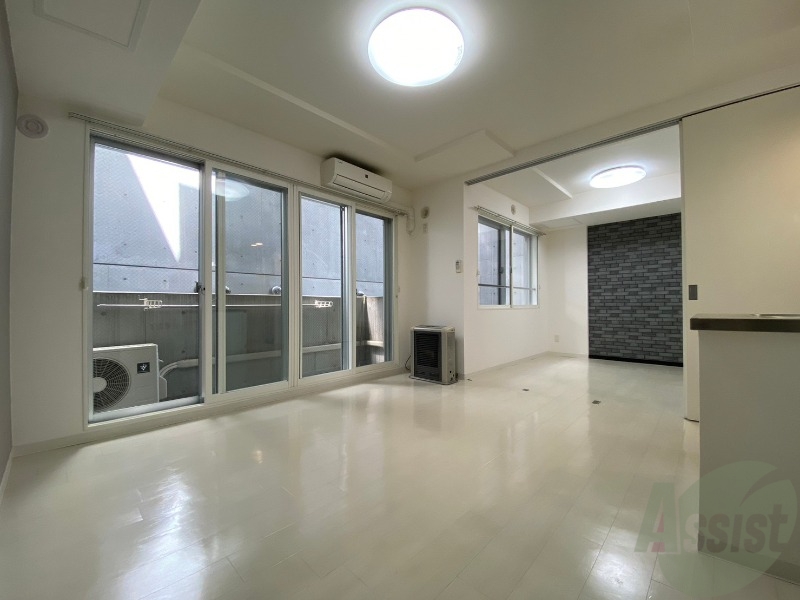 居室・リビング　広くてキレイなお部屋が広がっていて、充実した生活が送れそう。
