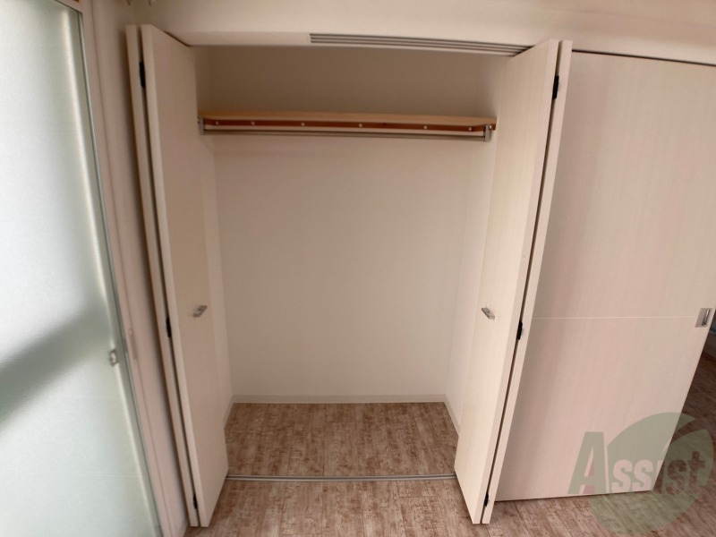 収納　寝室の収納です。部屋がすっきり片付きます。