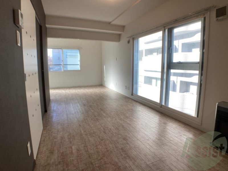 居室・リビング　広くてキレイなお部屋が広がっていて、充実した生活が送れそう。