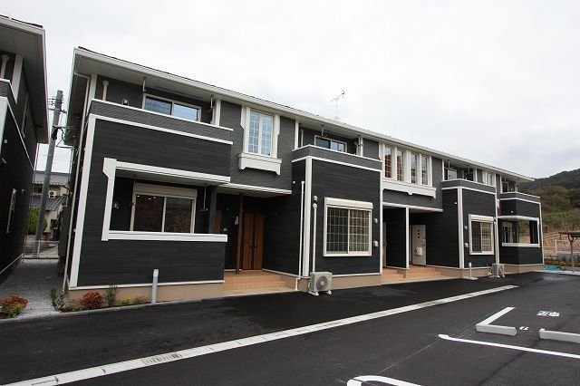 建物外観　落ち着いた雰囲気の外観です