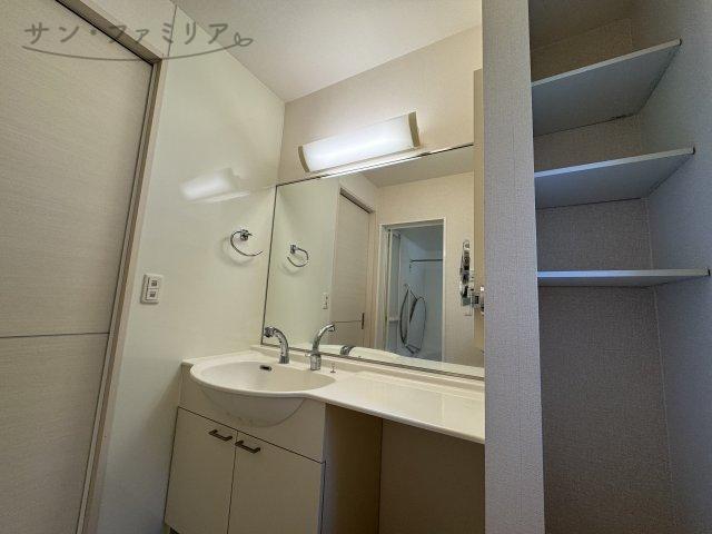 洗面設備　同一物件別部屋写真