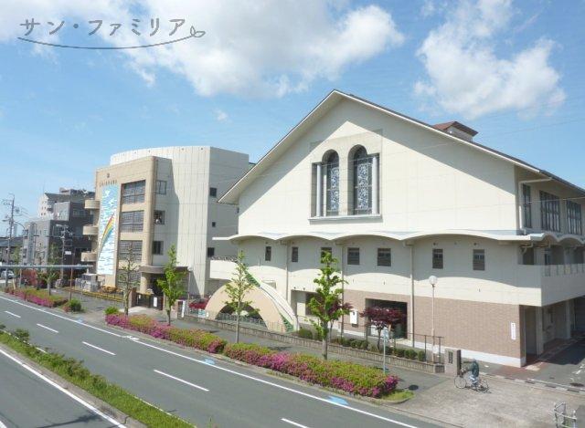 小学校　豊橋市立新川小学校（小学校）まで743m