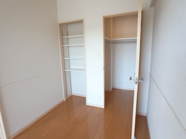 収納　ウォークインクローゼット