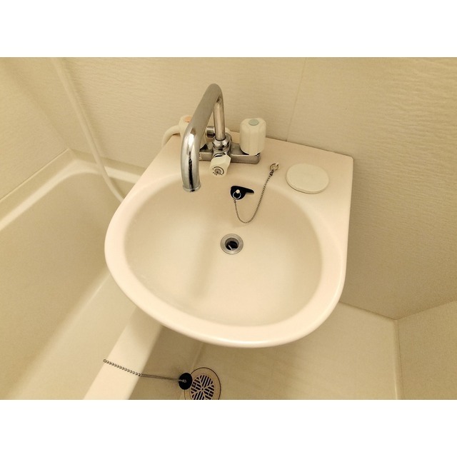 洗面設備　同型写真です