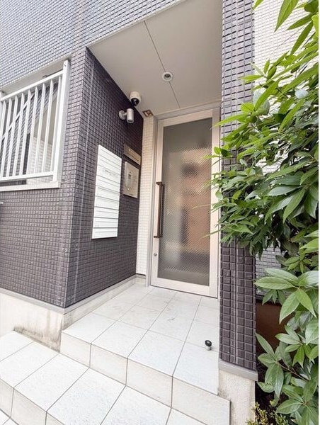 エントランス　初期費用分割可★ご希望の場所まで無料送迎サービス付♪