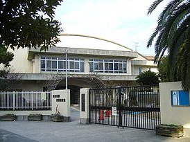 中学校　第四中学校（中学校）まで763m