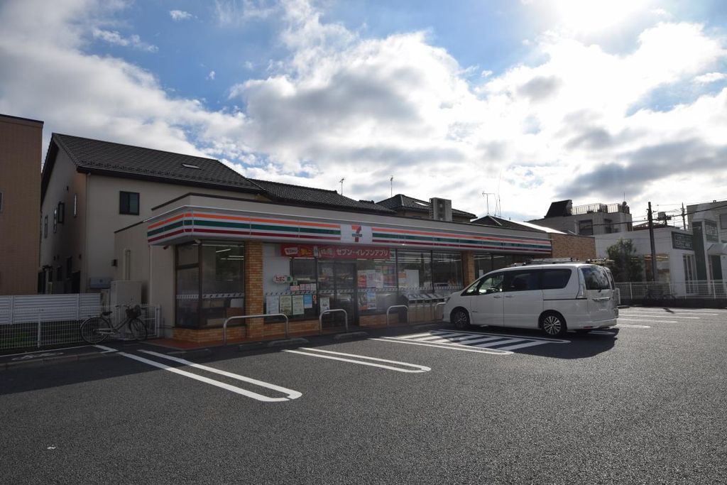 コンビニ　セブンイレブン草加栄町一丁目店（コンビニ）まで660m