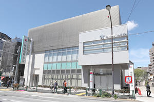 銀行　城北信用金庫落合支店（銀行）まで1811m