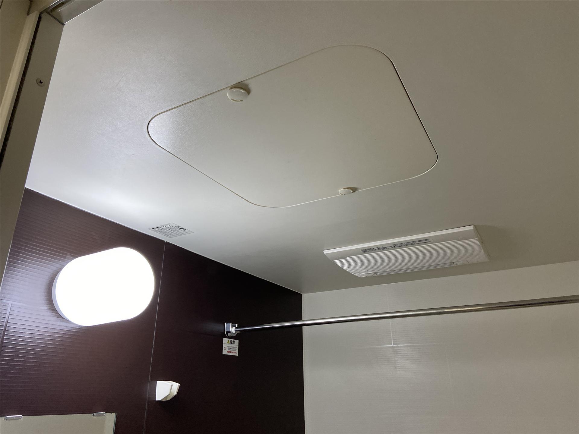 その他設備　浴室乾燥機付きで雨の日の洗濯も安心です