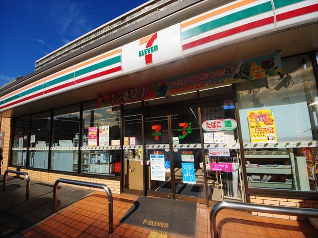 コンビニ　セブンイレブン大阪三国本町３丁目店（コンビニ）まで481m