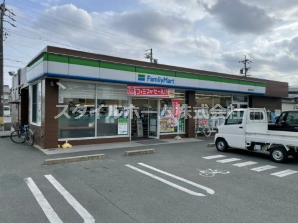 コンビニ　ファミリーマート 豊橋西橋良店（コンビニ）まで228m
