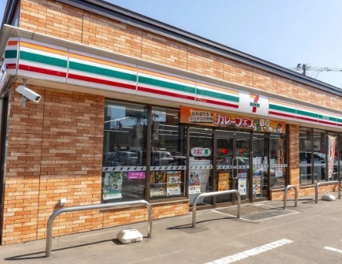 コンビニ　セブンイレブン札幌北8条東5丁目店（コンビニ）まで109m
