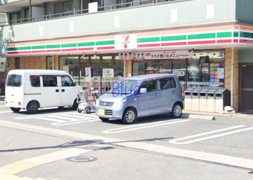 コンビニ　セブンイレブン（コンビニ）まで228m