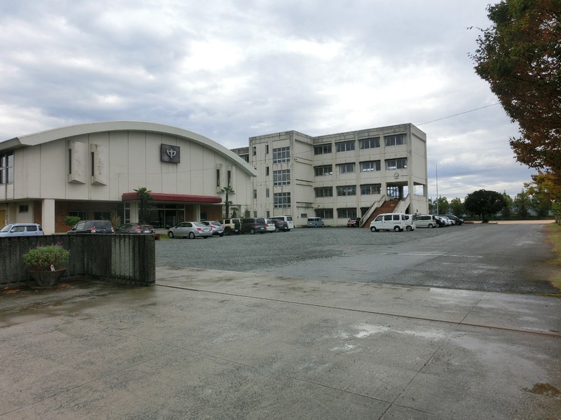 中学校　福崎町立福崎東中学校（中学校）まで1931m