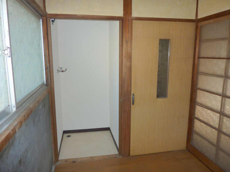 その他設備　室内洗濯機置き場に変更