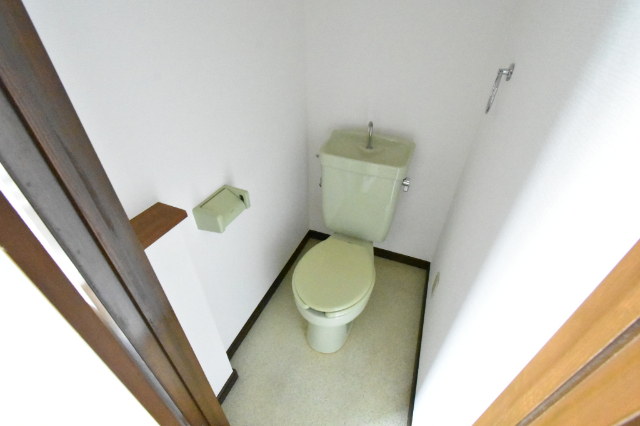 トイレ　同一建物１０３号室の内装写真掲載