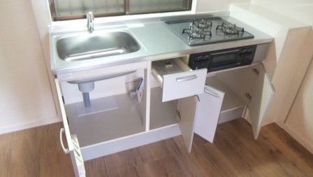 その他　キッチン下部の収納
