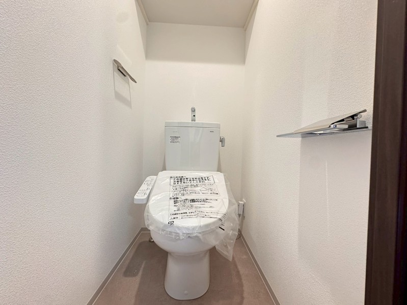 阪急宝塚線 庄内駅 徒歩9分 10階建 築1年のトイレ写真