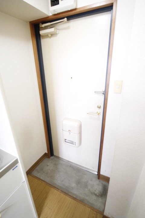 玄関　※他部屋参考写真