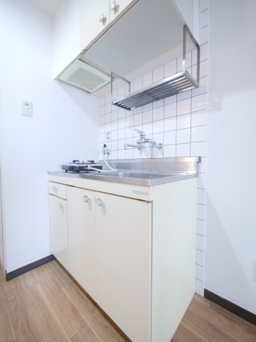 キッチン　※写真は別の部屋のものです。