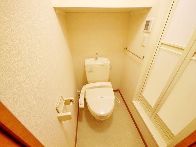 東武伊勢崎線 獨協大学前駅 徒歩20分 3階建 築21年のトイレ写真