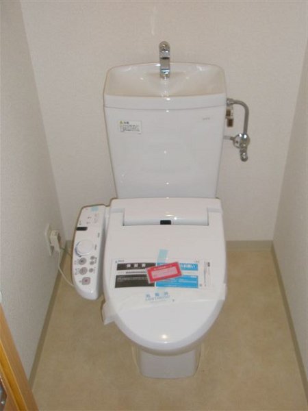 ＪＲ中央線 中野駅 徒歩14分 5階建 築27年のトイレ写真
