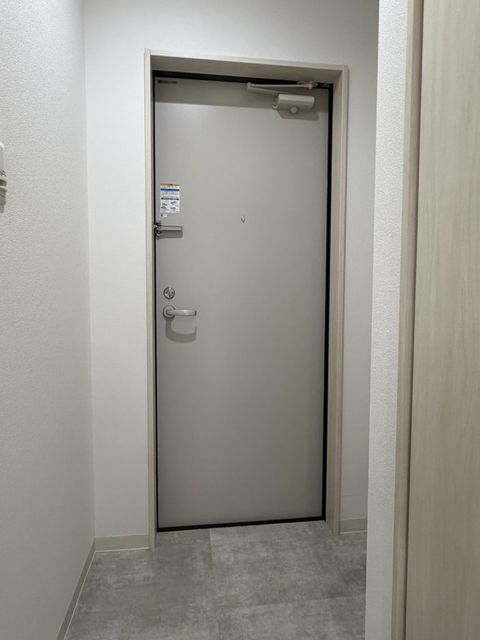 クリエオーレ新堂IIの玄関写真