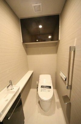 東京メトロ丸ノ内線 方南町駅 徒歩3分 13階建 築7年のトイレ写真
