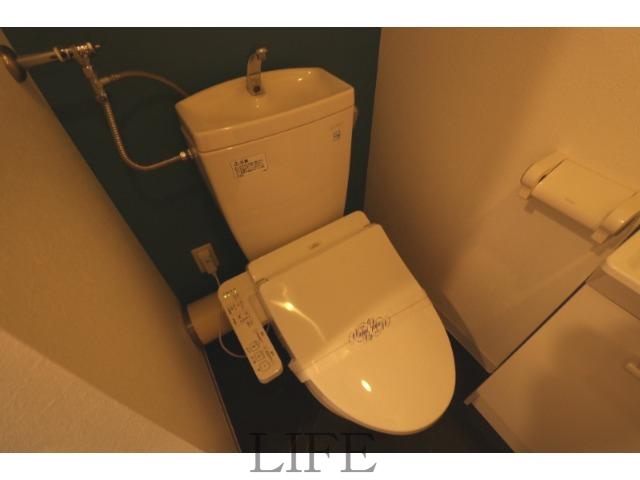 トイレ　シャワートイレ完備♪