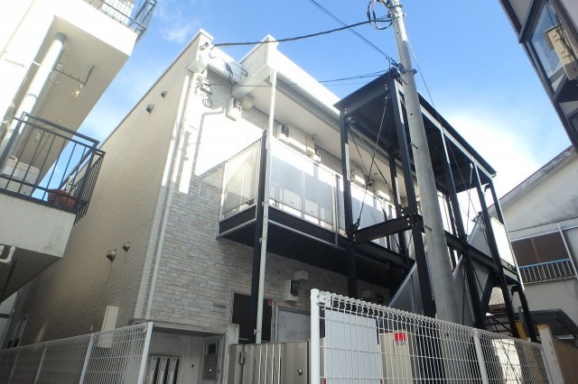 建物外観　２０１３年完成☆