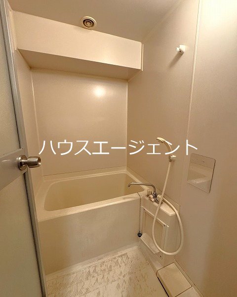 バス・シャワールーム　広めのお風呂で一日の疲れを癒しましょう♪※参考画像