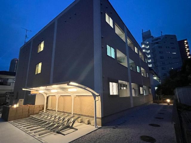 建物外観　外観写真（夜）