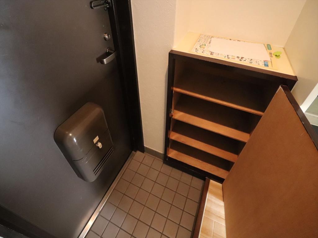 玄関　シューズボックス