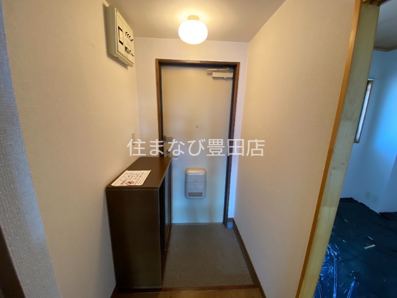 玄関　同型別部屋写真