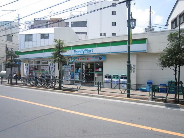 コンビニ　ファミリーマート（コンビニ）まで250m