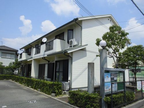 ＪＲ山陽本線 明石駅 バス乗車時間：8分 最寄りバス停で下車 徒歩4分 築33年