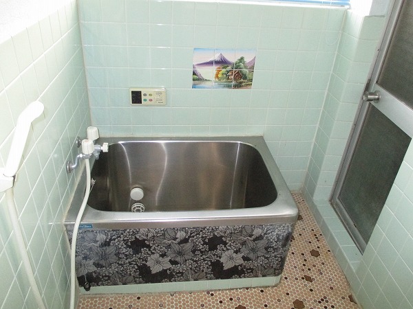 〇中成沢4丁目戸建 Eの風呂写真
