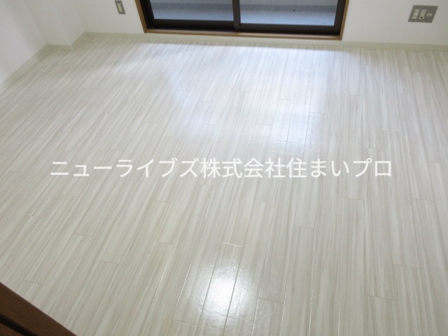 京阪本線 香里園駅 徒歩15分 3階建 築25年の居間写真