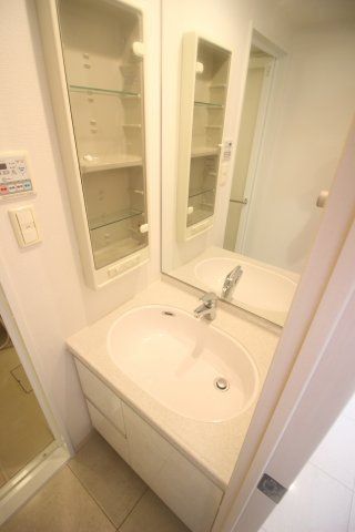 洗面設備　（別タイプ参考写真）コンシェリア駒込　北区田端4