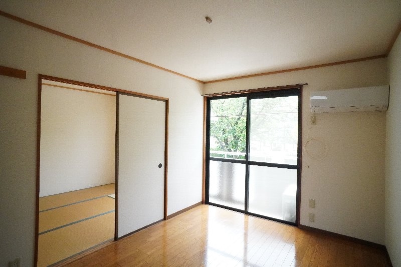 セジュールかたやまの居間写真