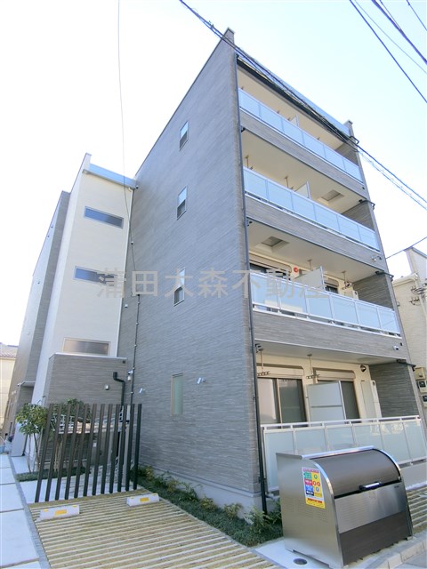 建物外観　2024年11月築　鉄骨造地上4階建て総戸数19戸　Wi-F