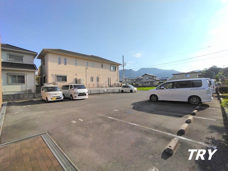 駐車場　敷居地内駐車場
