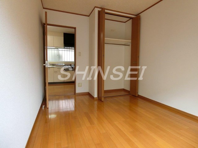 その他部屋・スペース　東側洋室にもクローゼットついてます！明るいお部屋です♪