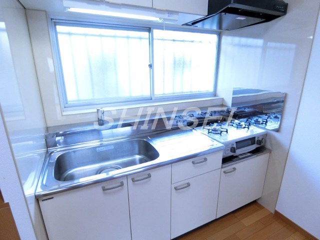 キッチン　二口コンロ付きで便利！